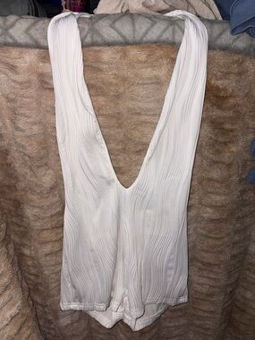 SHEIN White Plunging V-Neck Sleeveless Romper